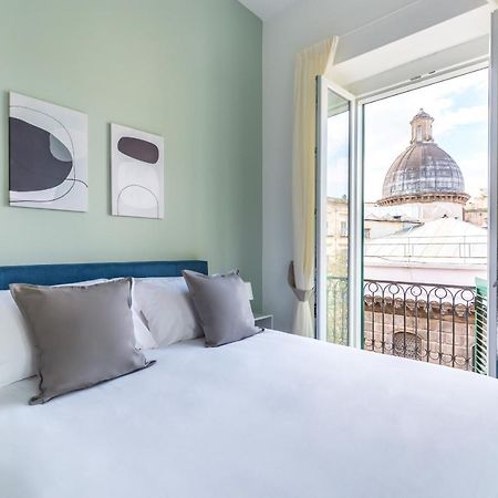 Maria'S Bright Flats At The Cathedral Apartment Napoli Bagian luar foto