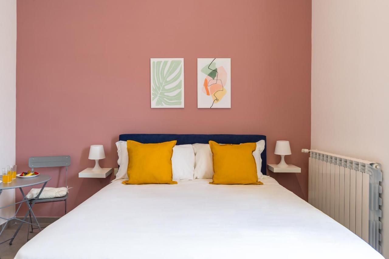 Maria'S Bright Flats At The Cathedral Apartment Napoli Bagian luar foto