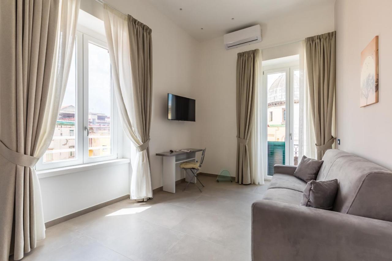 Maria'S Bright Flats At The Cathedral Apartment Napoli Bagian luar foto