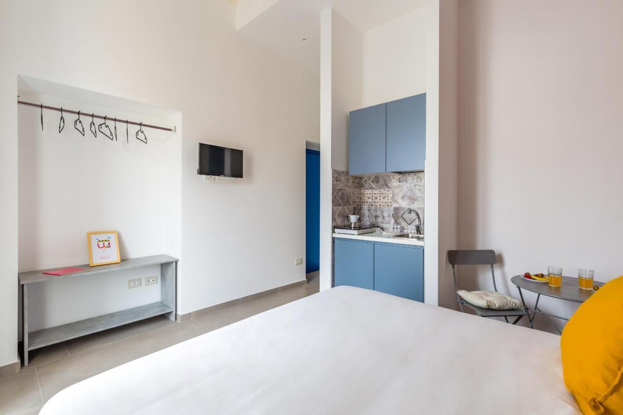Maria'S Bright Flats At The Cathedral Apartment Napoli Bagian luar foto