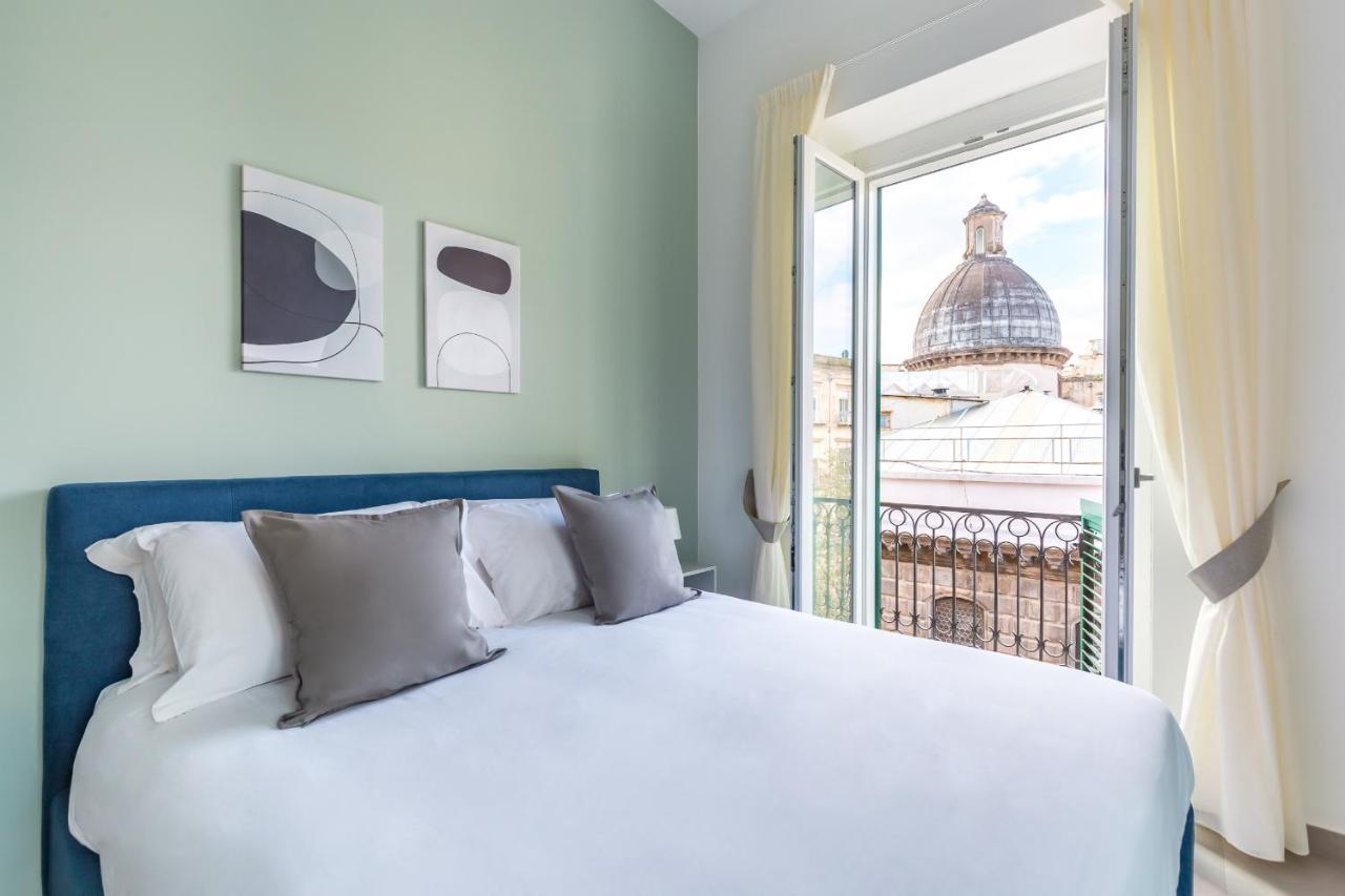 Maria'S Bright Flats At The Cathedral Apartment Napoli Bagian luar foto
