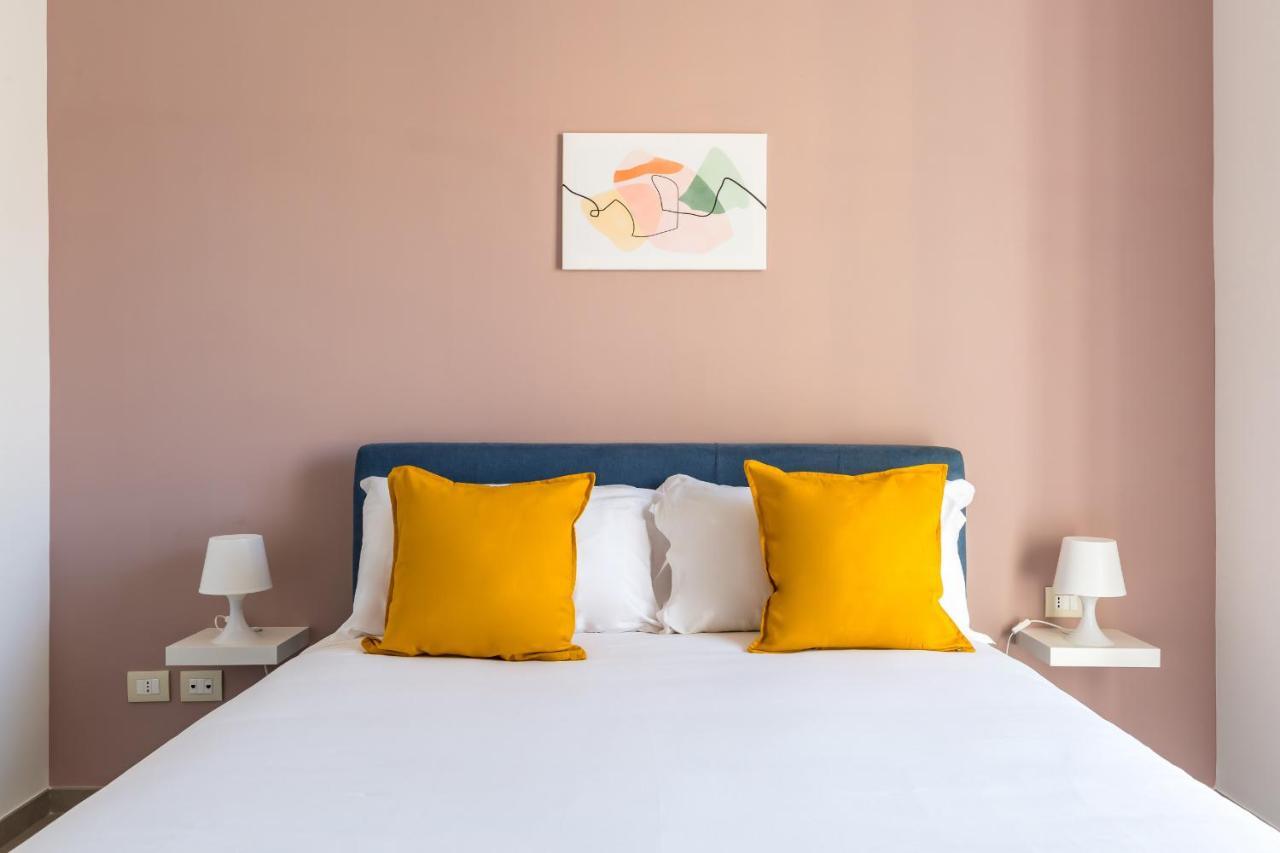 Maria'S Bright Flats At The Cathedral Apartment Napoli Bagian luar foto