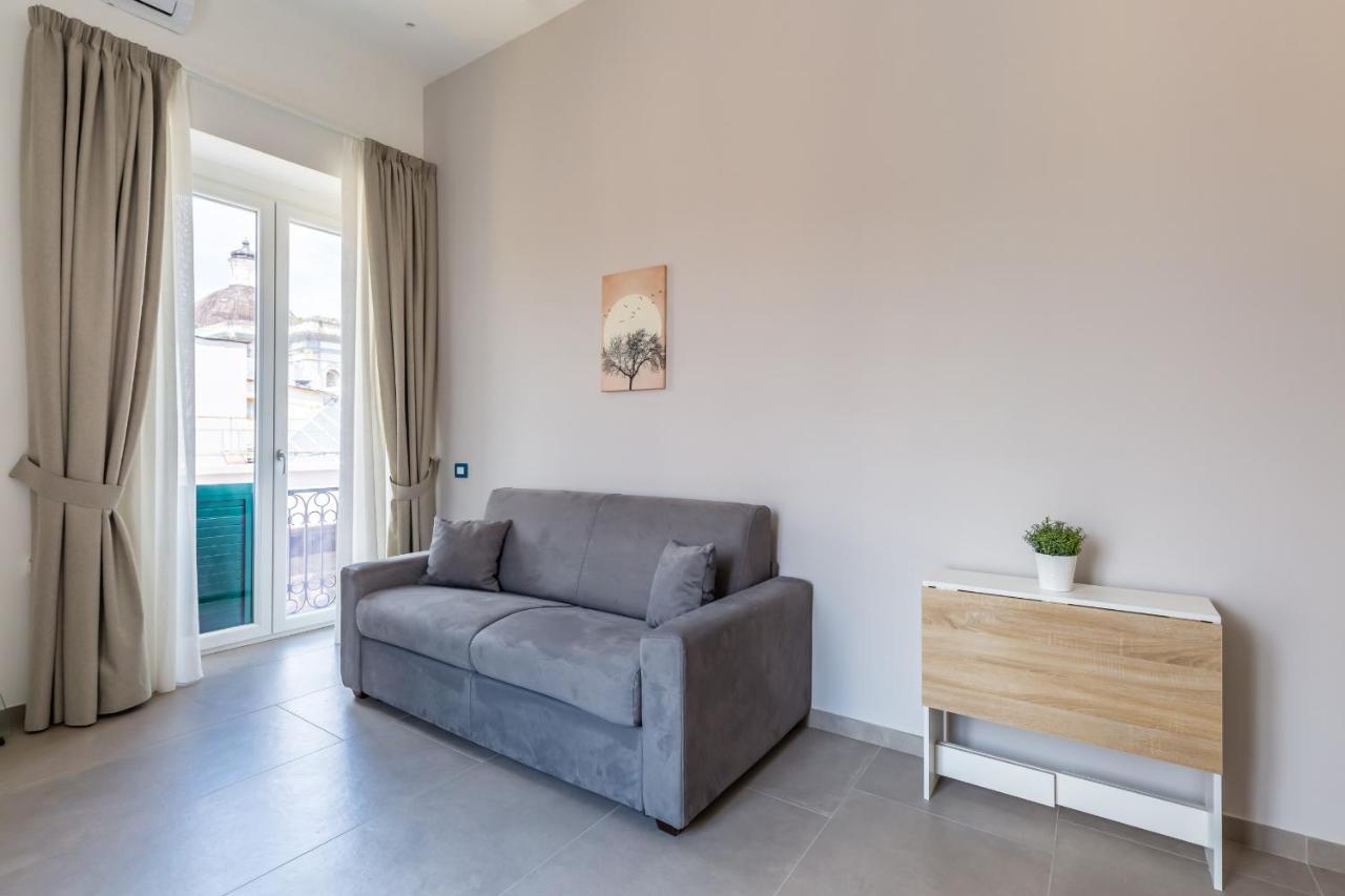 Maria'S Bright Flats At The Cathedral Apartment Napoli Bagian luar foto