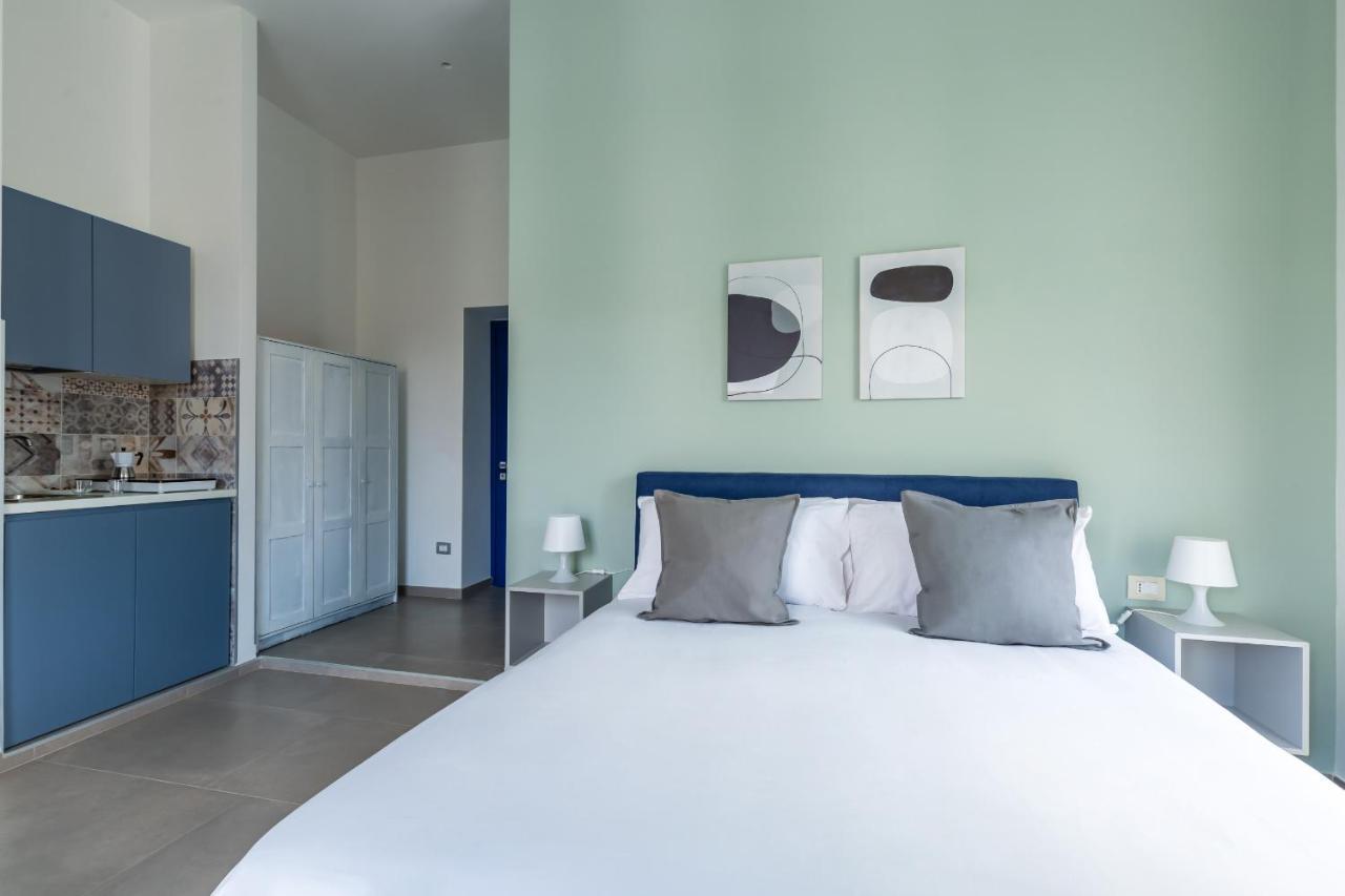 Maria'S Bright Flats At The Cathedral Apartment Napoli Bagian luar foto