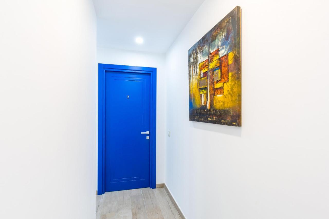 Maria'S Bright Flats At The Cathedral Apartment Napoli Bagian luar foto