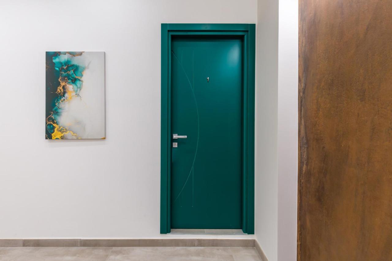 Maria'S Bright Flats At The Cathedral Apartment Napoli Bagian luar foto