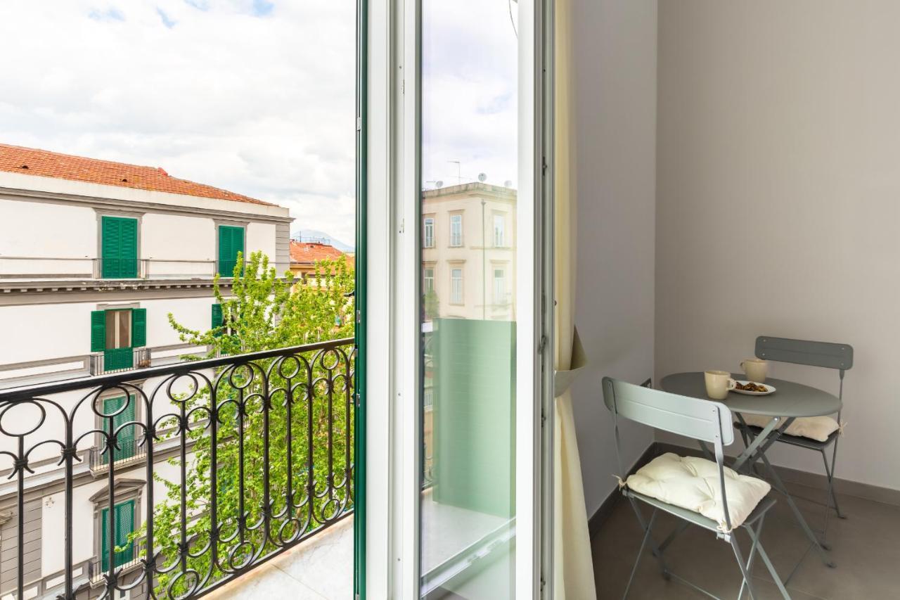 Maria'S Bright Flats At The Cathedral Apartment Napoli Bagian luar foto